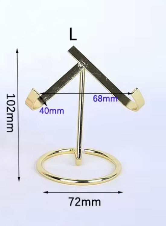 Large rose gold / copper colour stands for heart shaped crystals