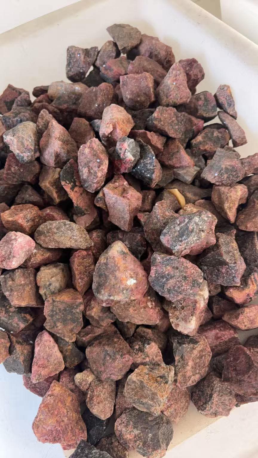 1 kg Rough Rhodonite from Madagascar – Perfect for Tumbling