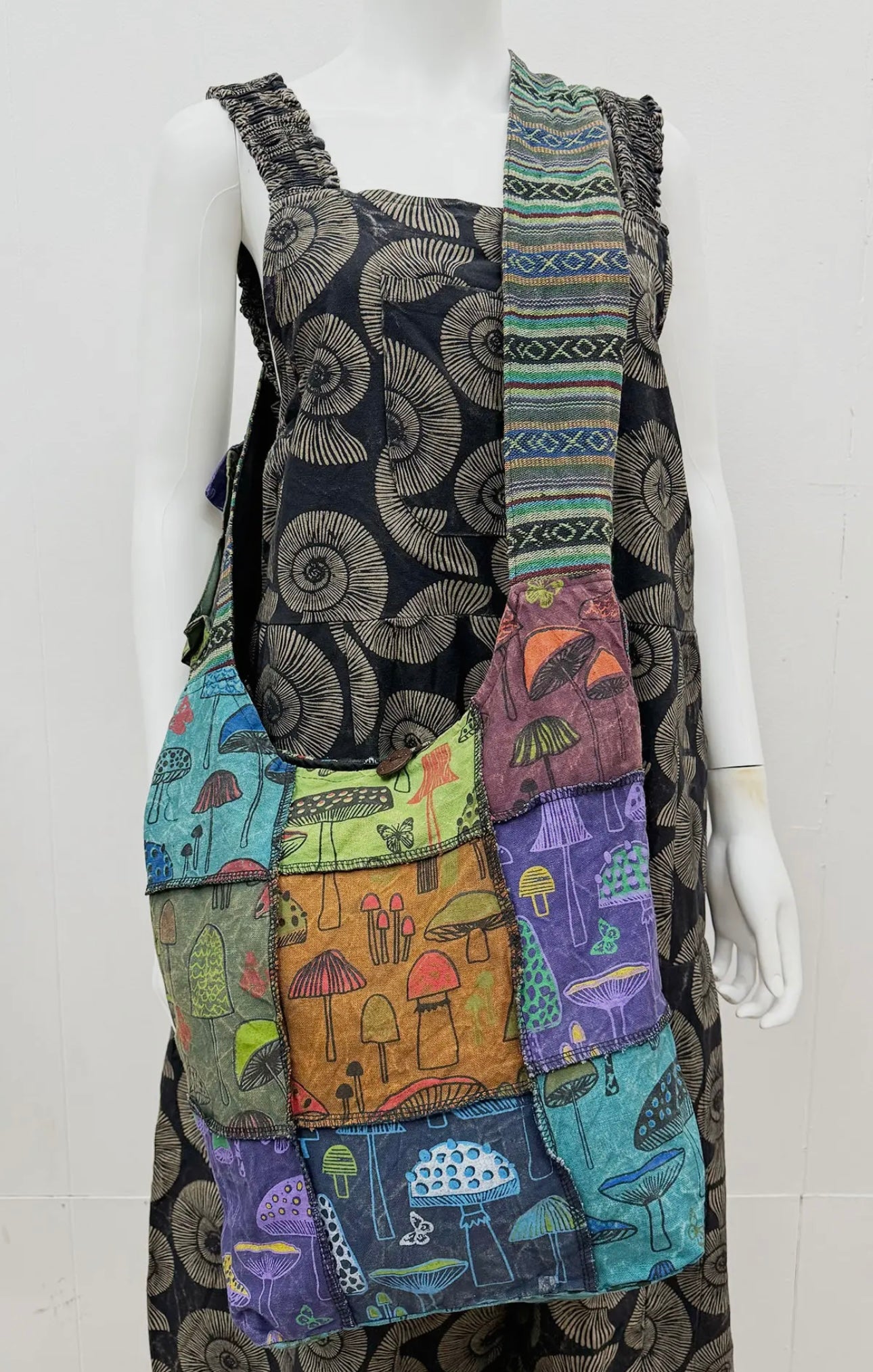 Multicolour
Mushroom Patchwork
Crossbody Cotton Bag