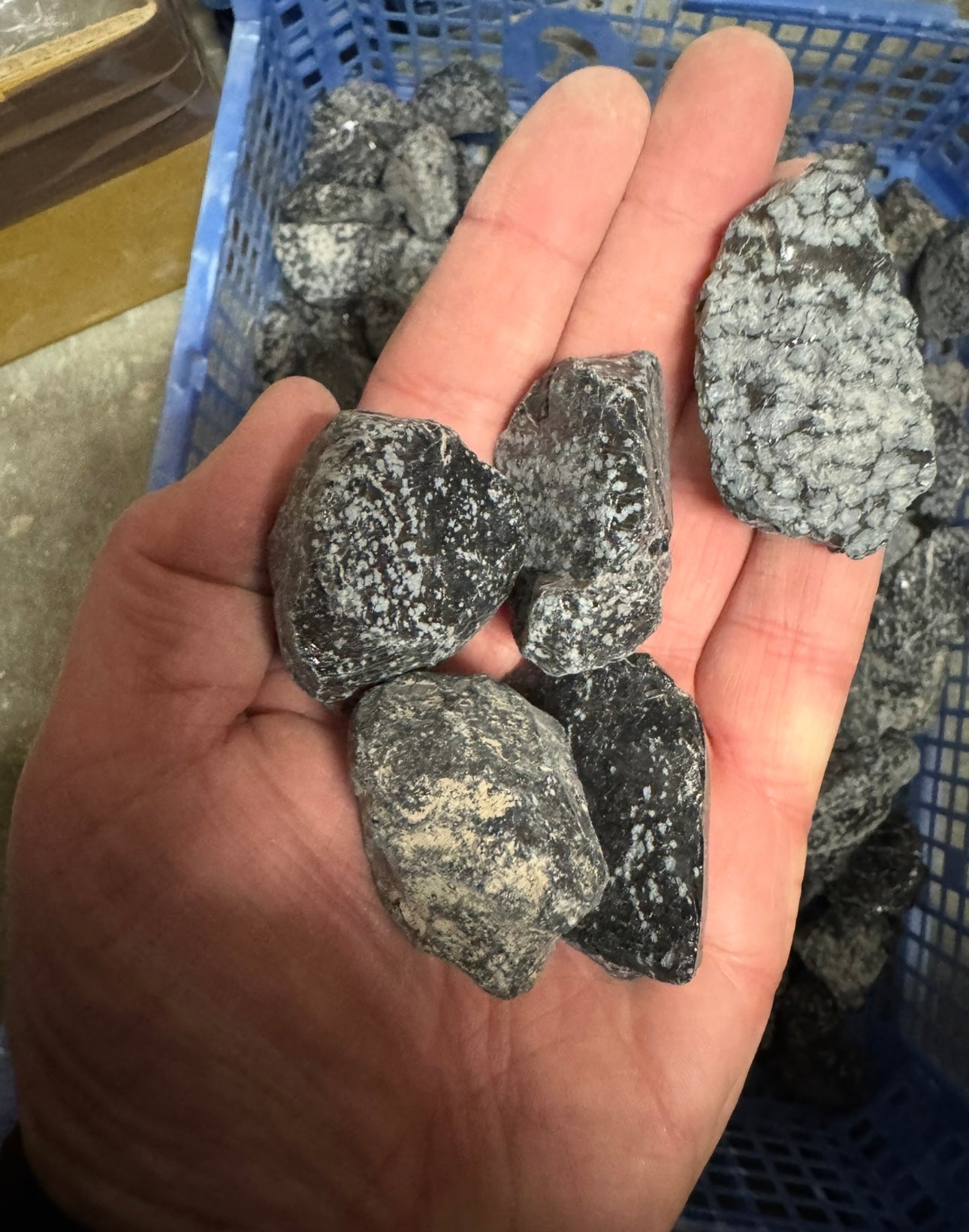 Rough snowflake obsidian