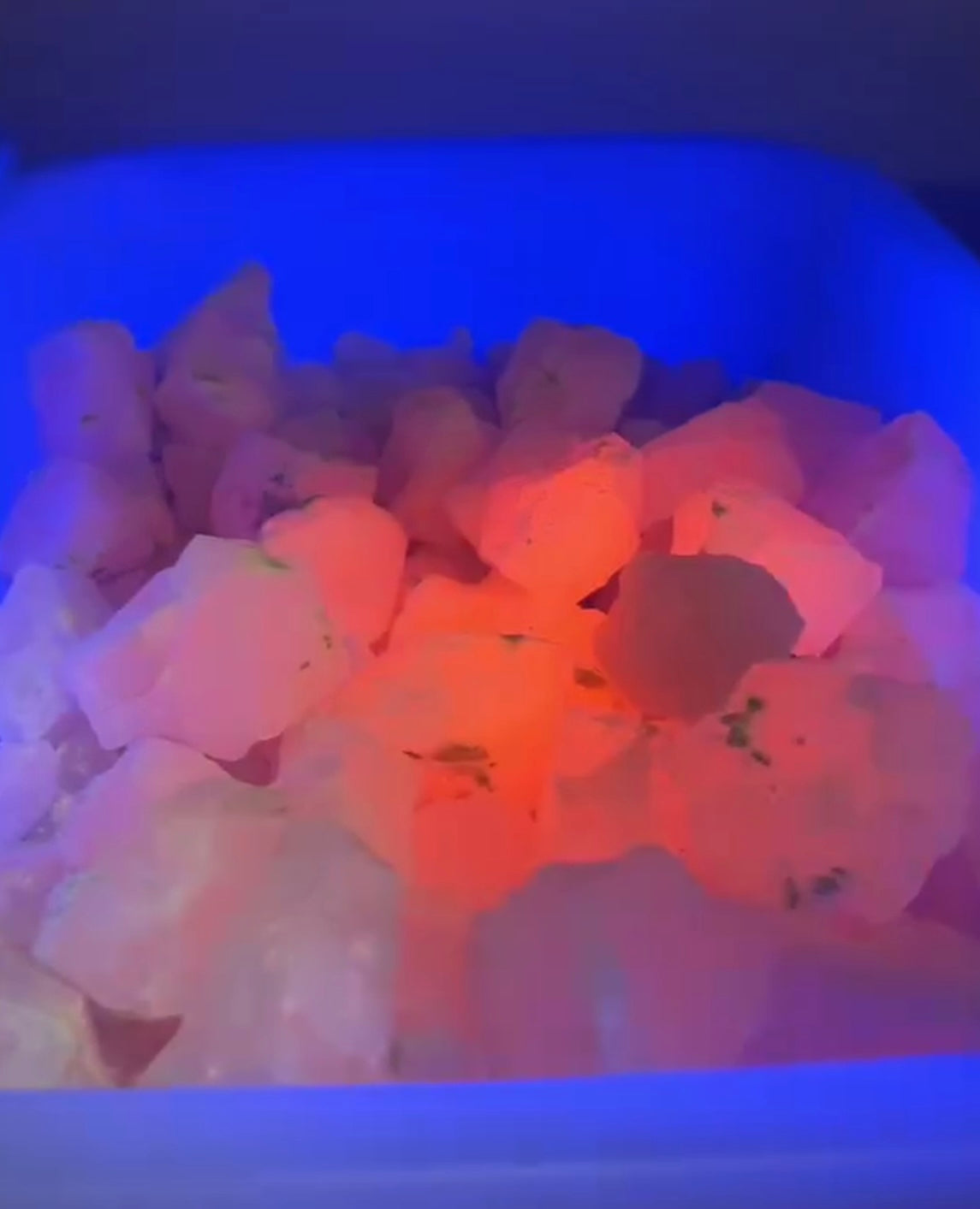 Rough UV Reactive Calcite (1kg, 20–40mm)