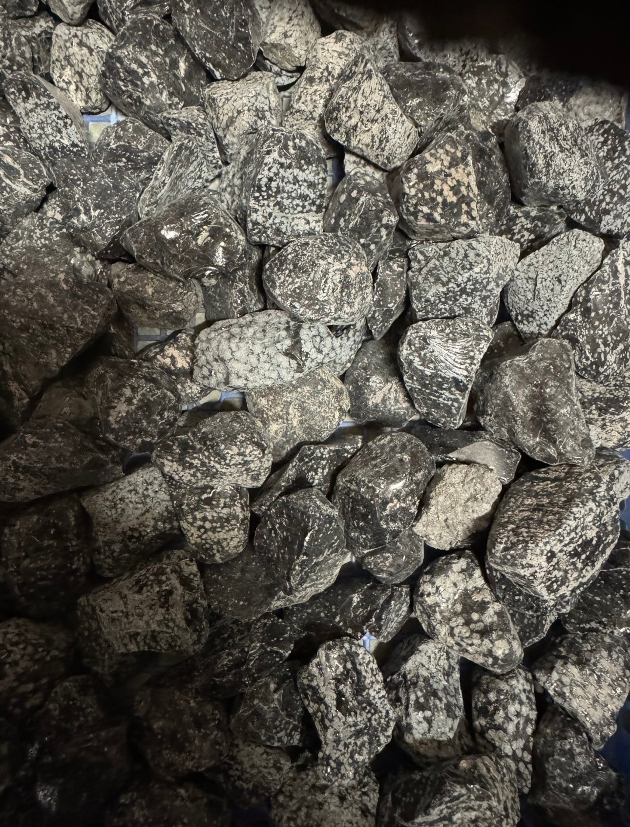 Rough snowflake obsidian