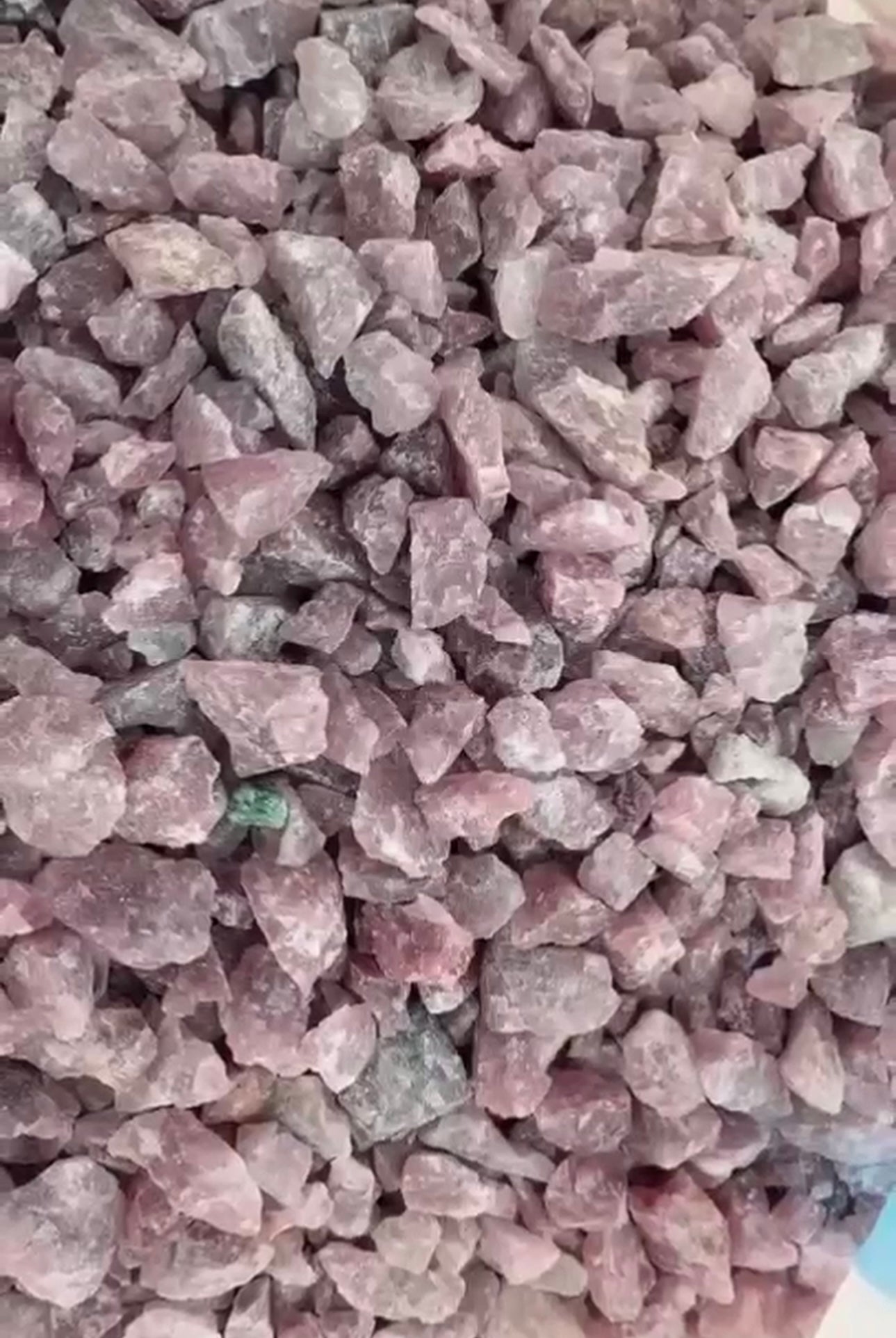 1kg Strawberry Quartz Rough – for Tumbling & Lapidary