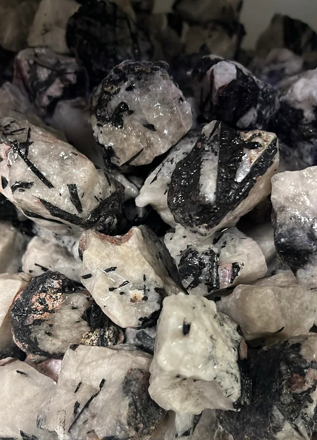 1kg Rough Tourmalinated Quartz – Natural Black Tourmaline in Quartz (20–40mm Pieces)