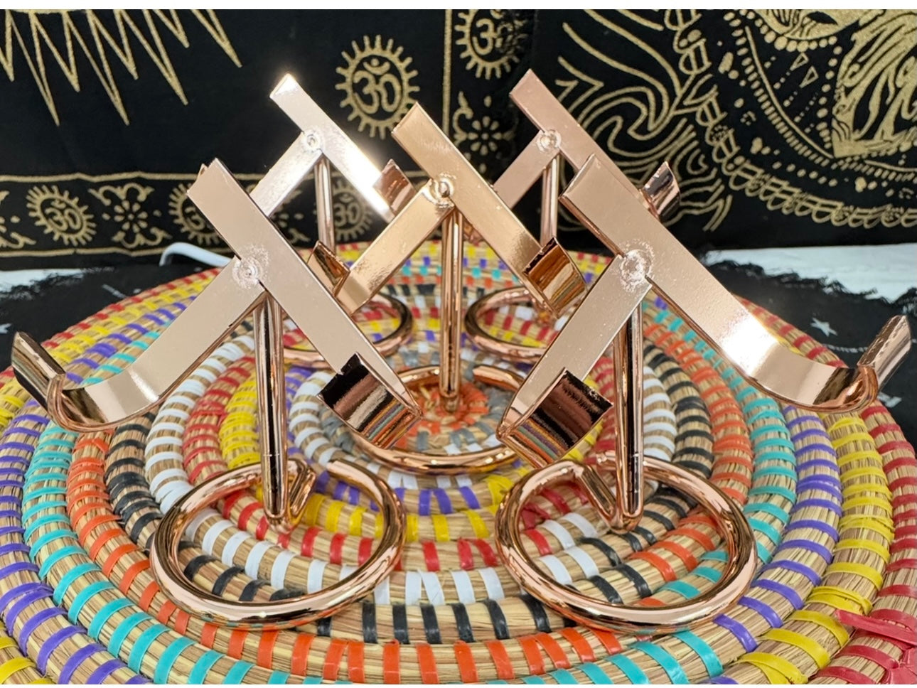 Large rose gold / copper colour stands for heart shaped crystals