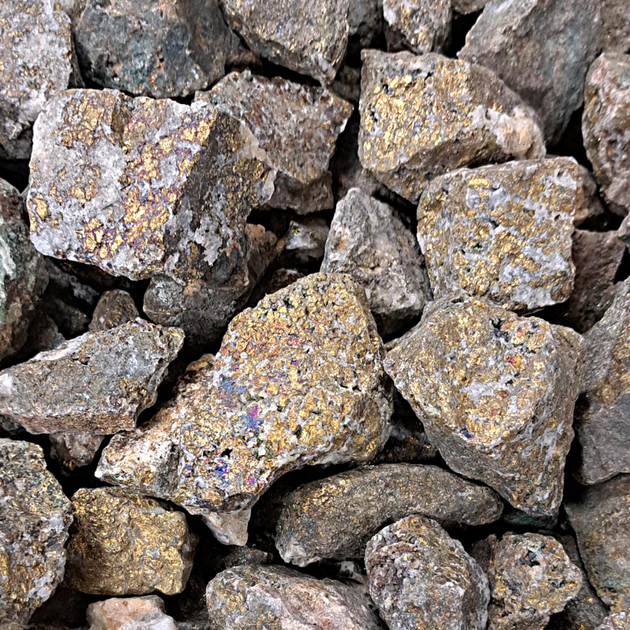 Chalcopyrite 1kg
Not suitable for tumbling