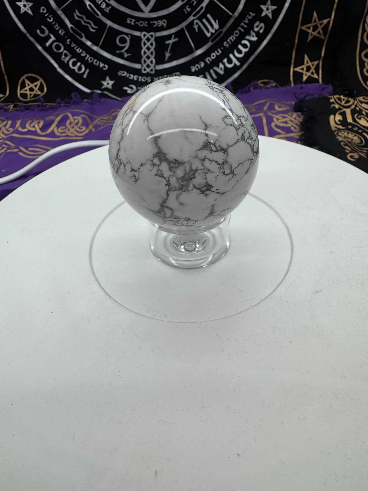 Howlite sphere lft1#5