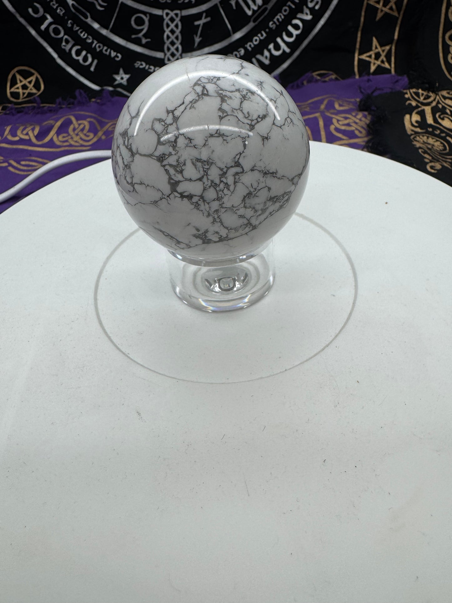 Howlite sphere lft1#5