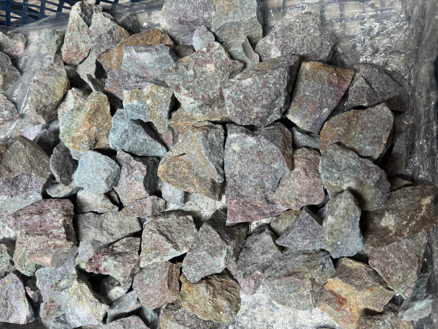 Rough Ruby in kyanite from india 1kg