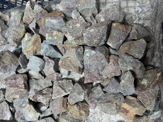 Rough Ruby in kyanite from india 1kg
