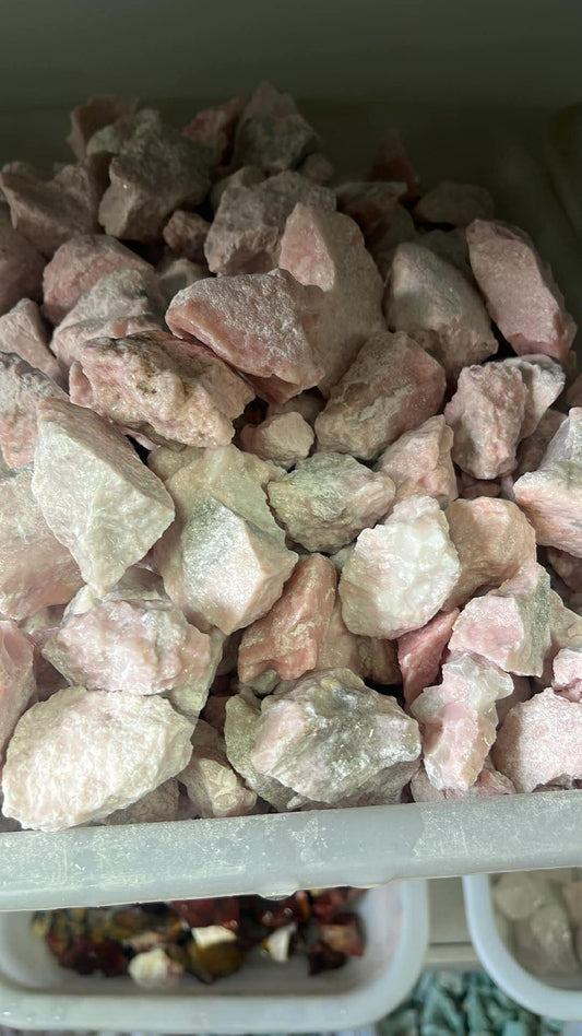 1kg of Rough Pink Opal for Tumbling.