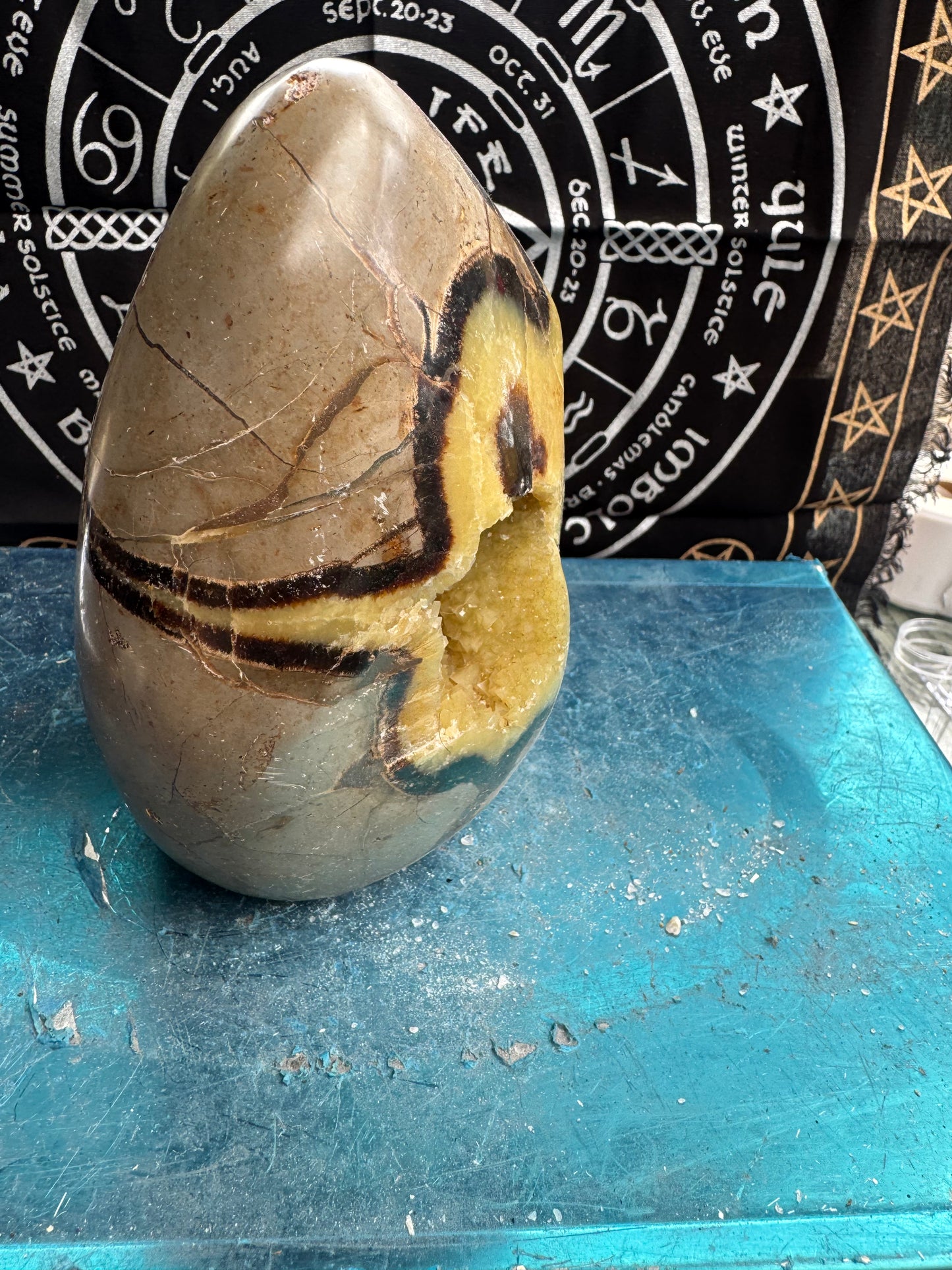 Septarian cut base egg 2.7 kilos  approx 7 inch tall