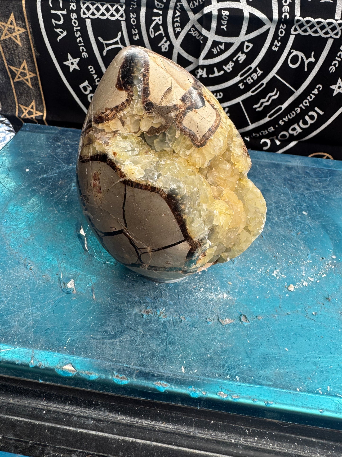 Septarian egg 1.26 kilos please see photos for size DRZ2#1
