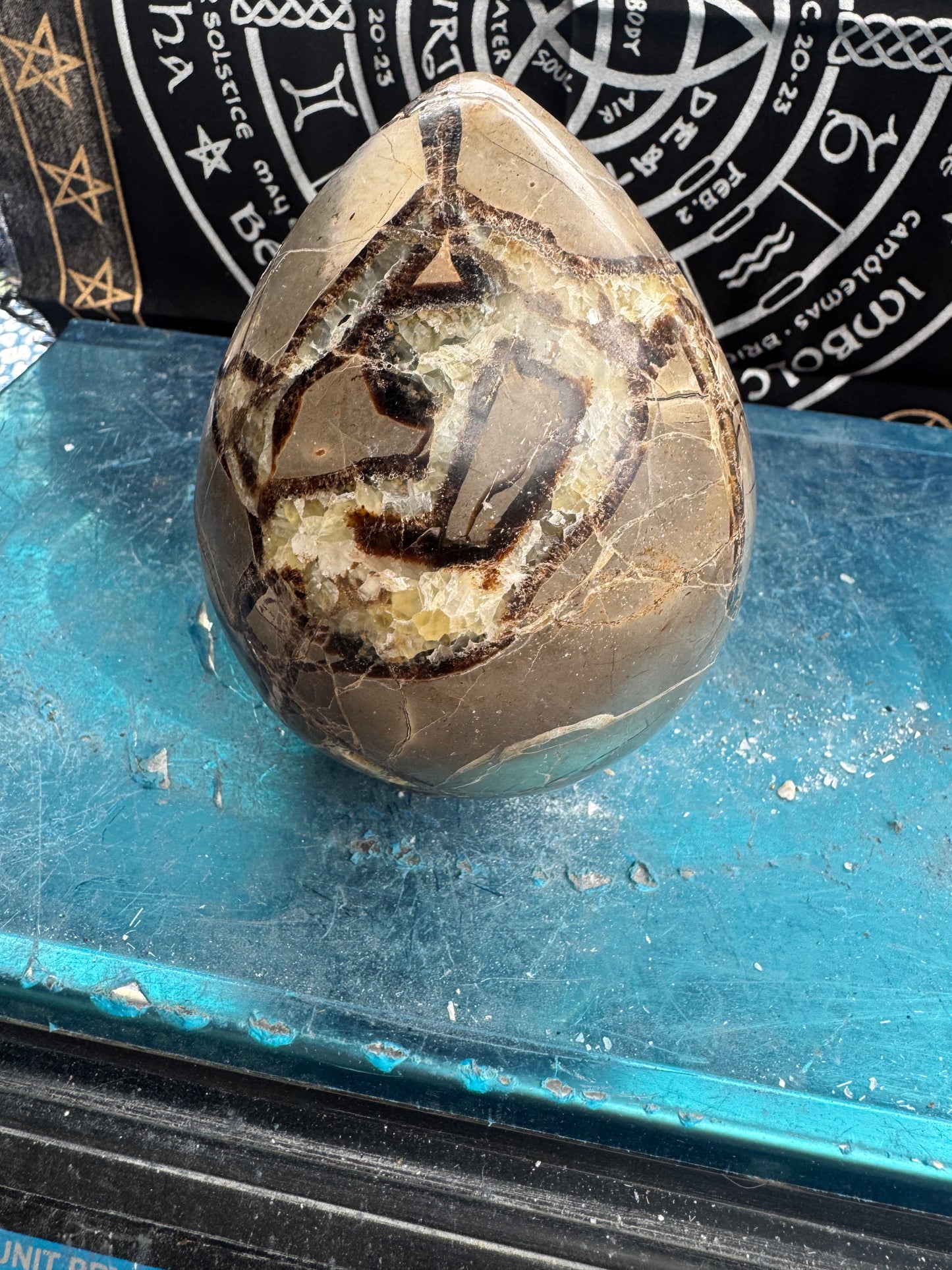 Septarian egg 1.26 kilos please see photos for size DRZ2#1