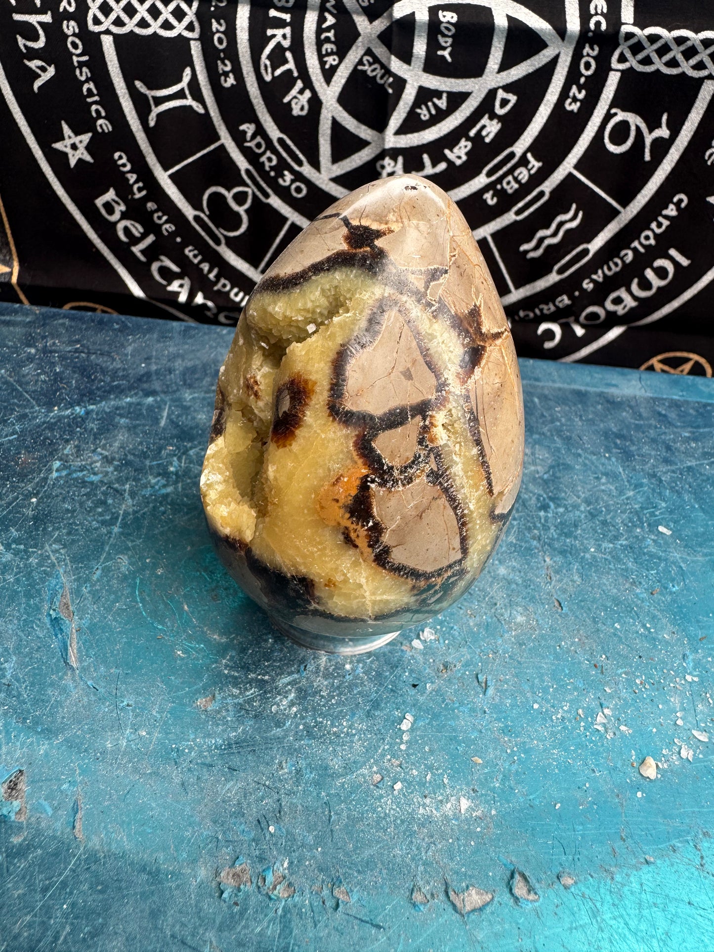 Septarian egg 605 grams please see photos for size DRZ2#2