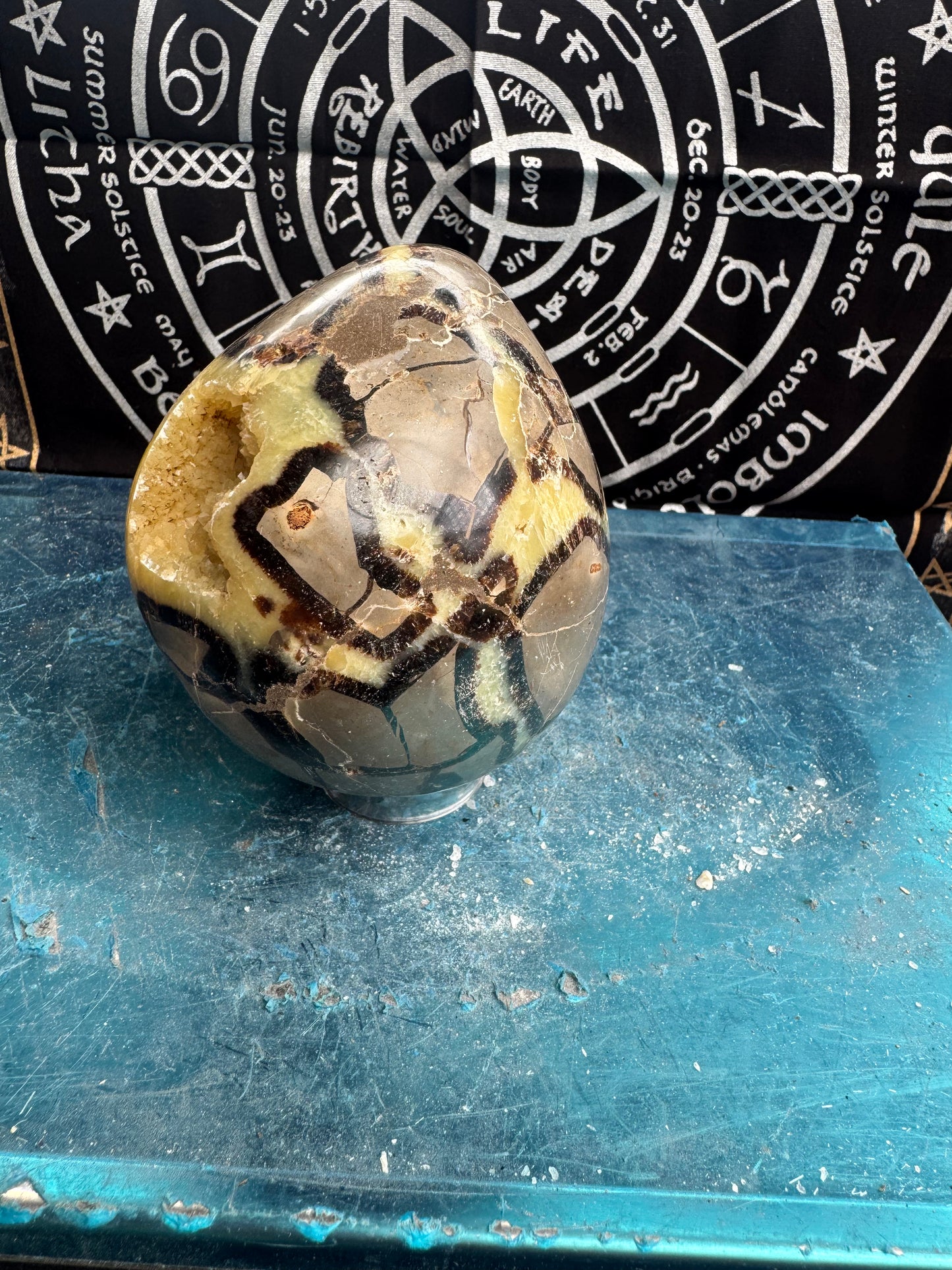 Septarian egg 1.22 kilos please see photos for size DRZ2#3
