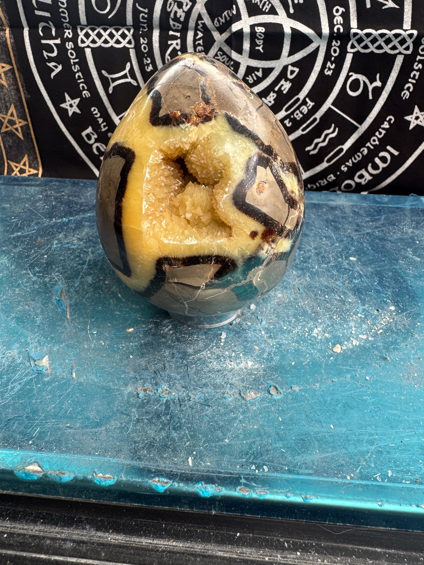 Septarian egg 1.22 kilos please see photos for size DRZ2#3