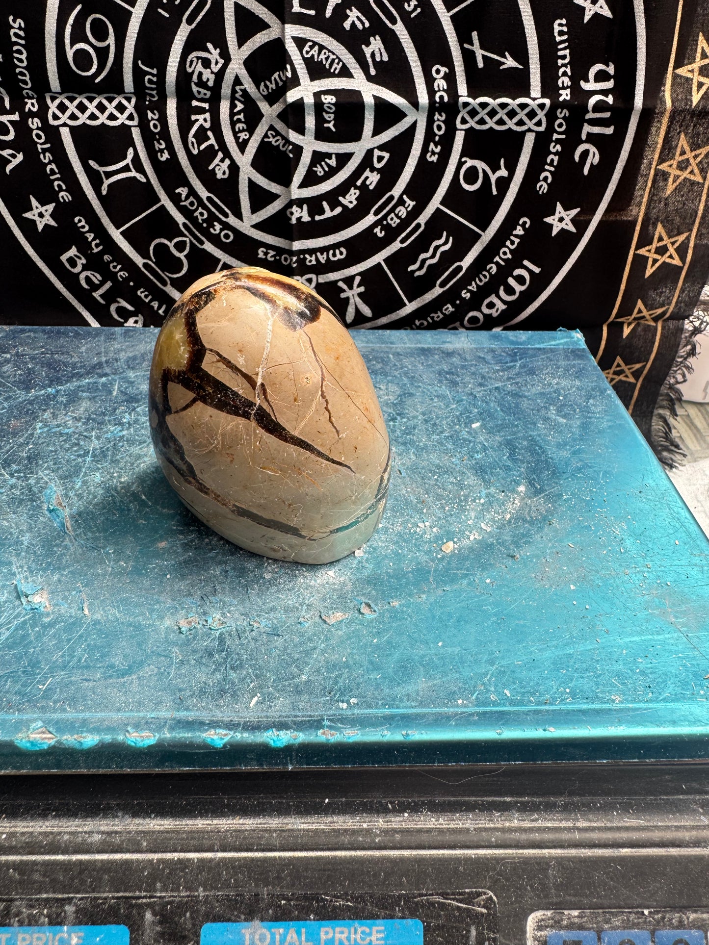 Septarian cut base egg 815 grams approx please see photos for size DRZ2#5