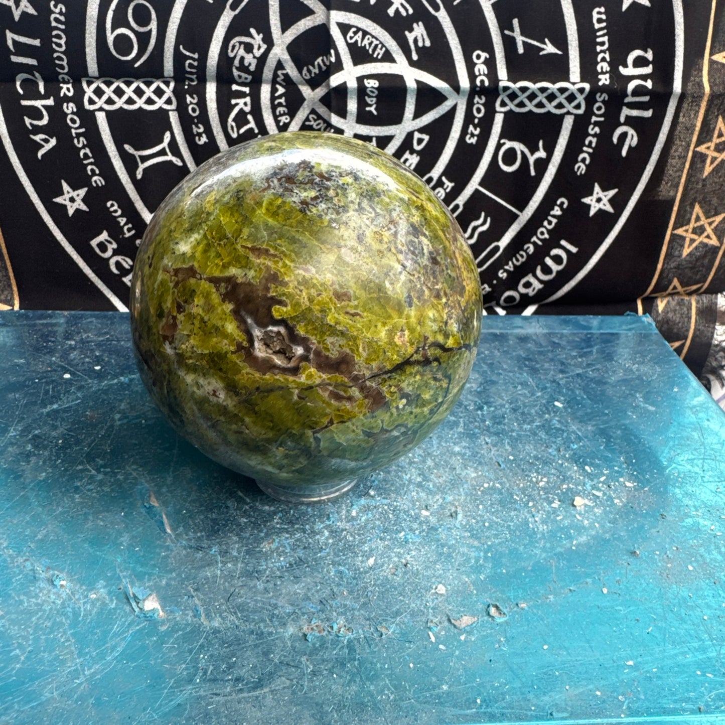 Green Opal Sphere From Madagascar 1.62 Kilos 11cm
Approx DRZ4#1