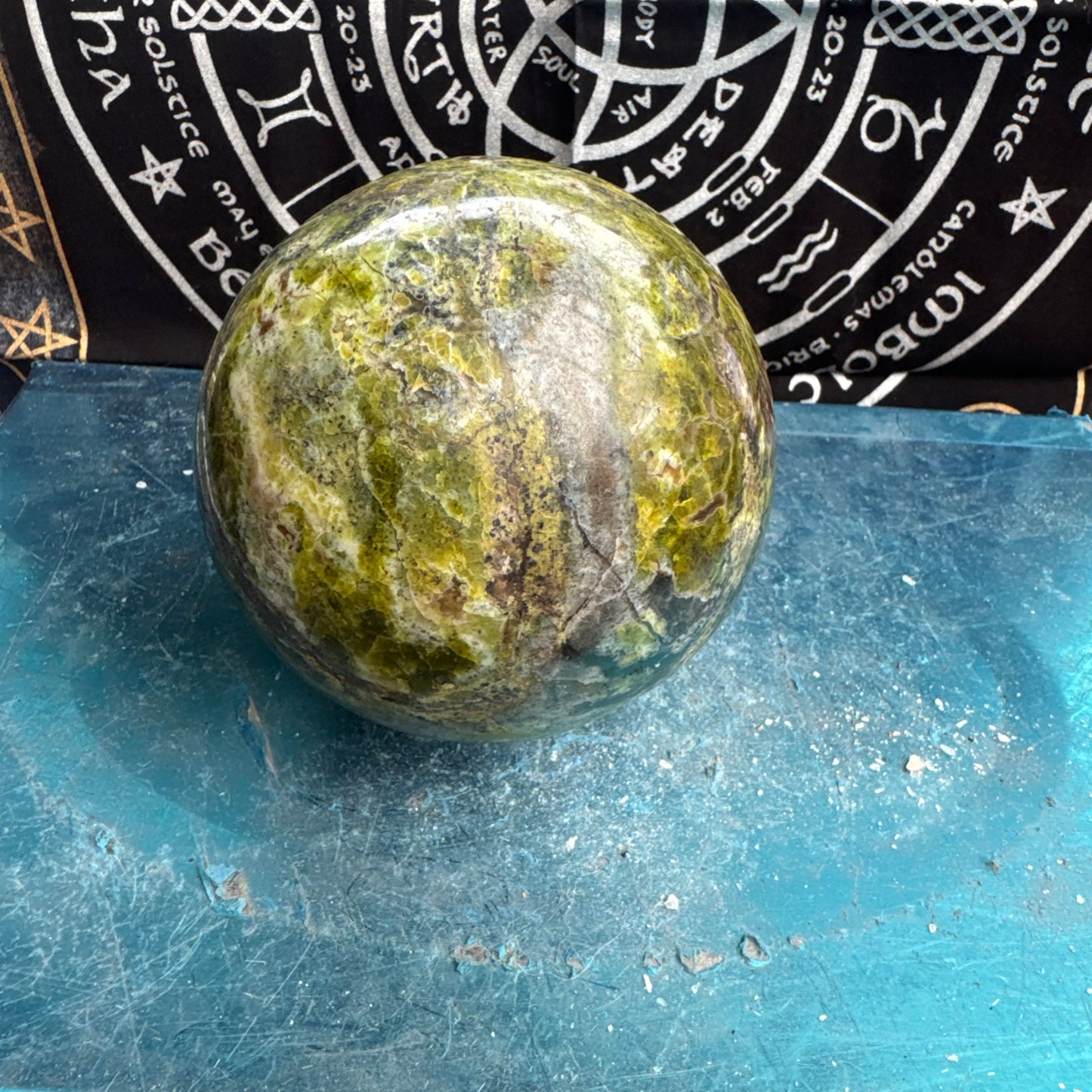 Green Opal Sphere From Madagascar 1.62 Kilos 11cm
Approx DRZ4#1