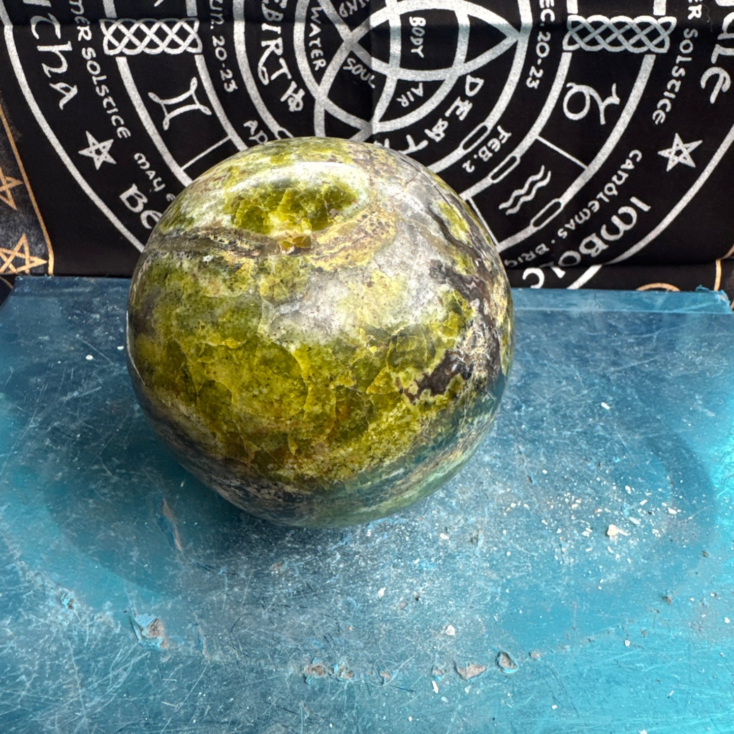 Green Opal Sphere From Madagascar 1.62 Kilos 11cm
Approx DRZ4#1