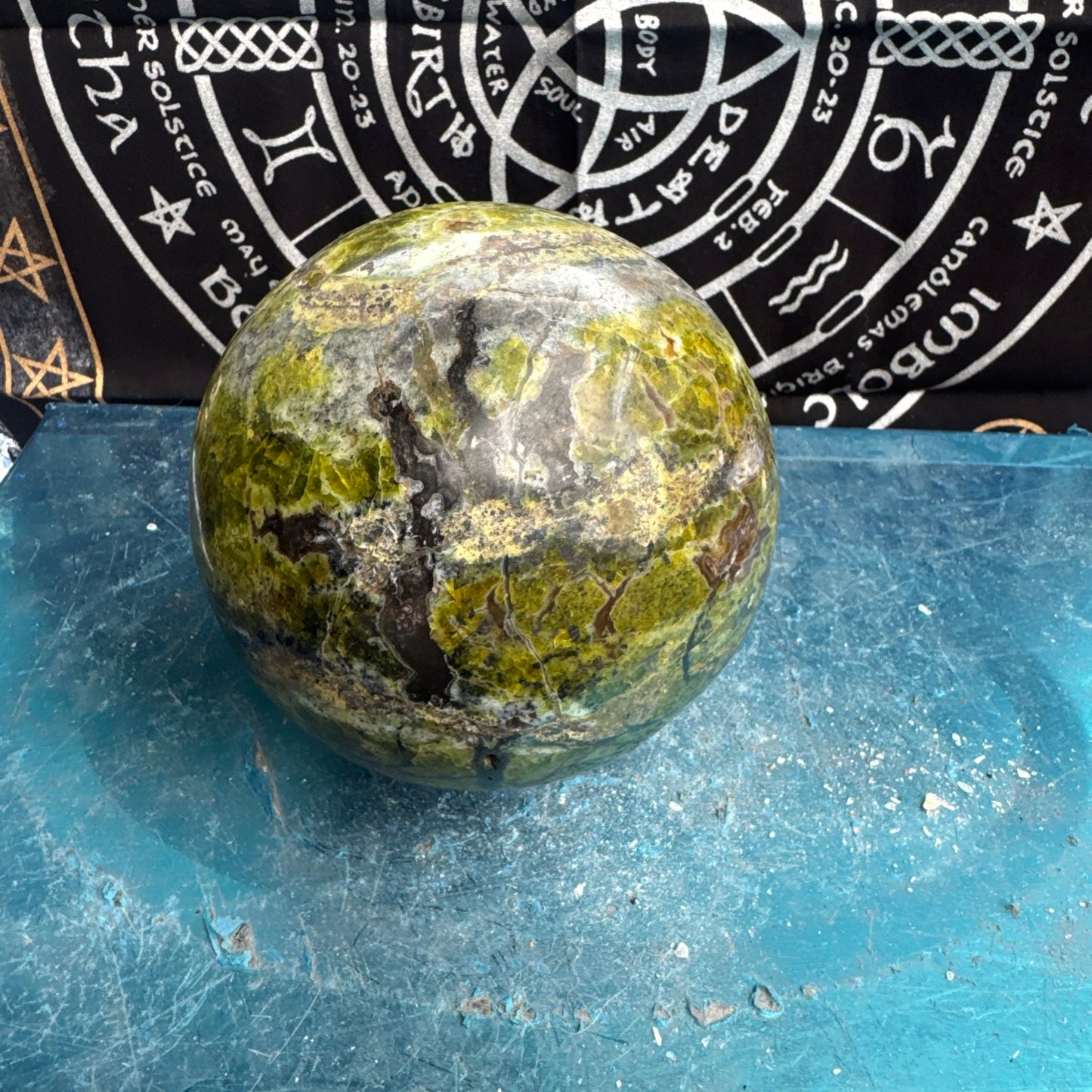 Green Opal Sphere From Madagascar 1.62 Kilos 11cm
Approx DRZ4#1