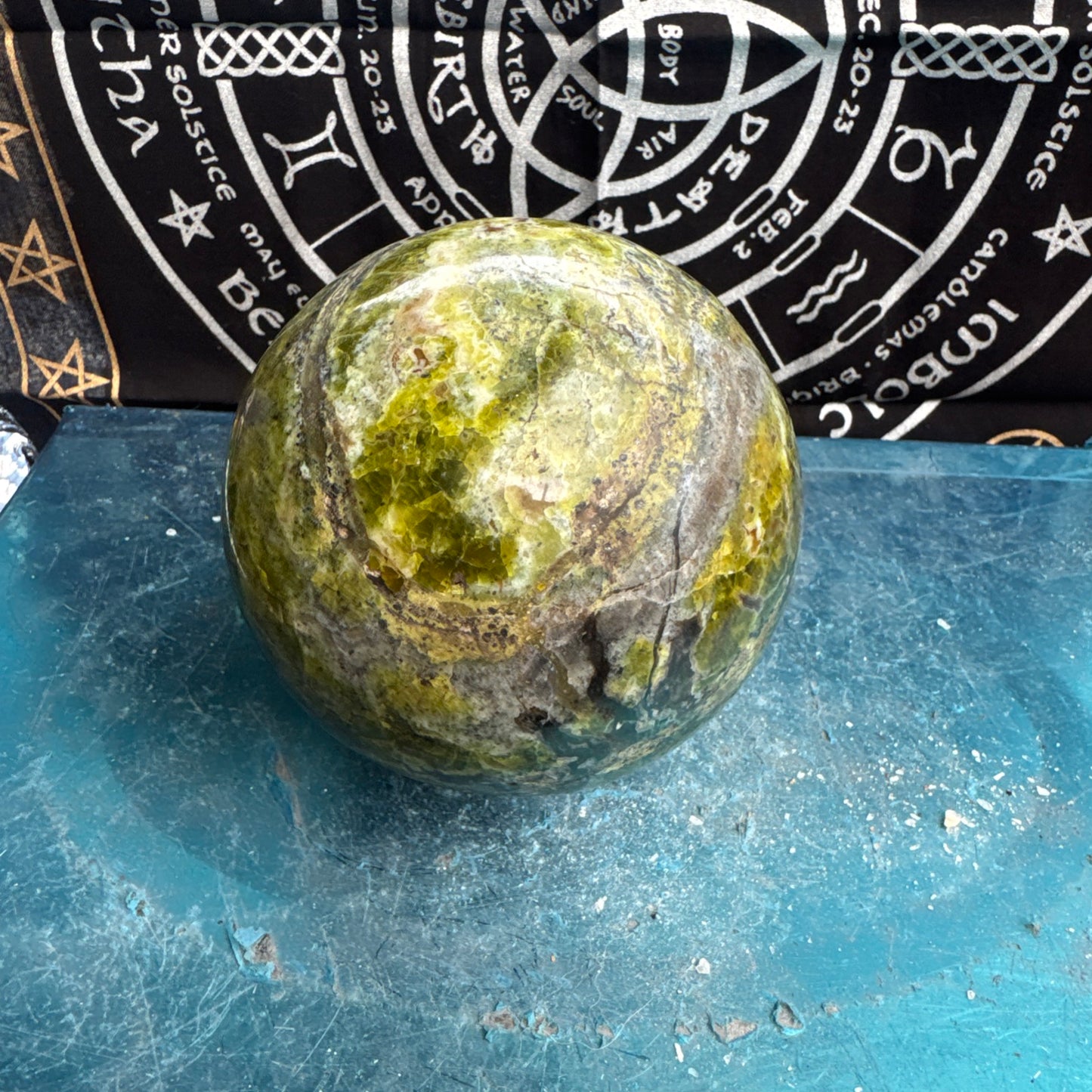 Green Opal Sphere From Madagascar 1.62 Kilos 11cm
Approx DRZ4#1