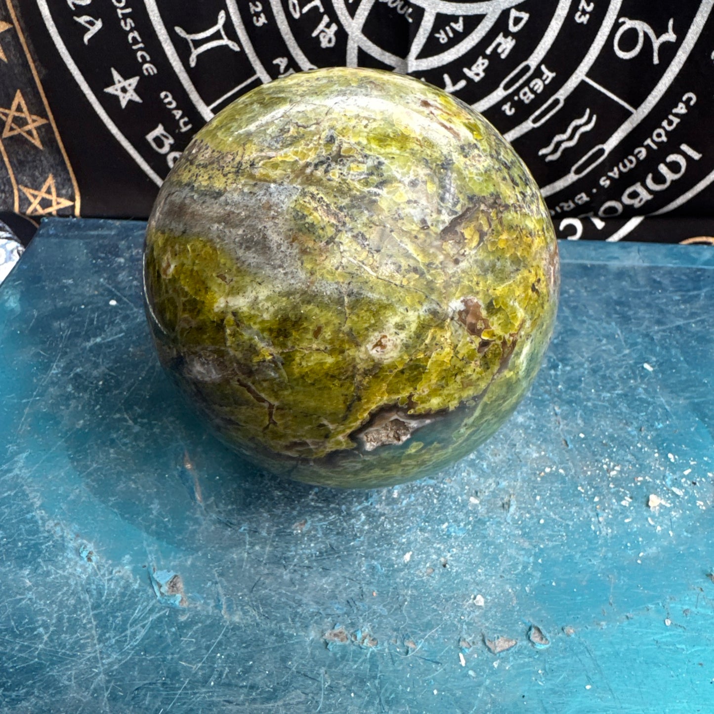 Green Opal Sphere From Madagascar 1.62 Kilos 11cm
Approx DRZ4#1