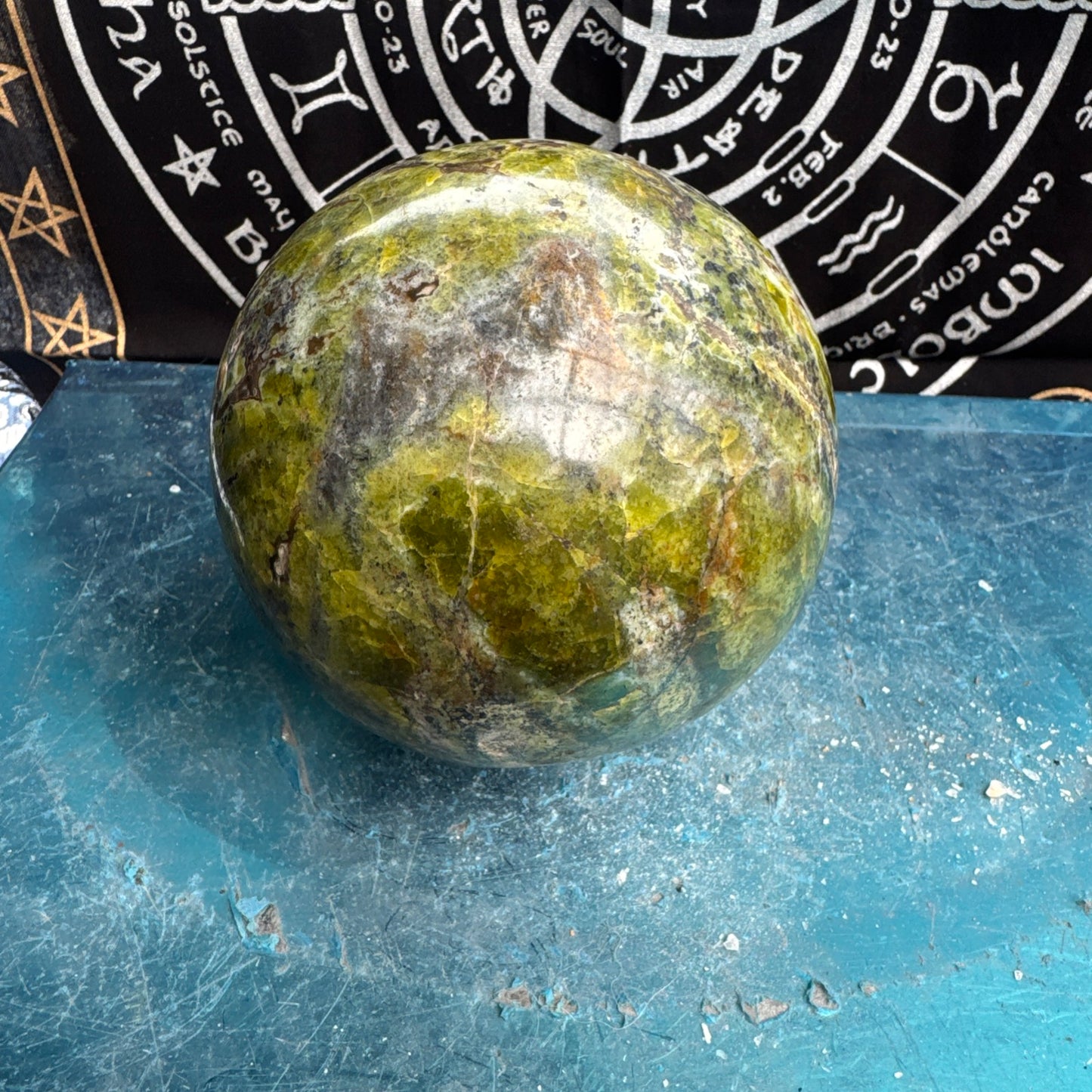 Green Opal Sphere From Madagascar 1.62 Kilos 11cm
Approx DRZ4#1