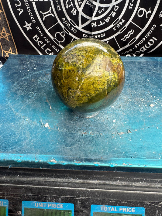 Green Opal Sphere From Madagascar 795 grams 8.2 cm 
DRZ4#8