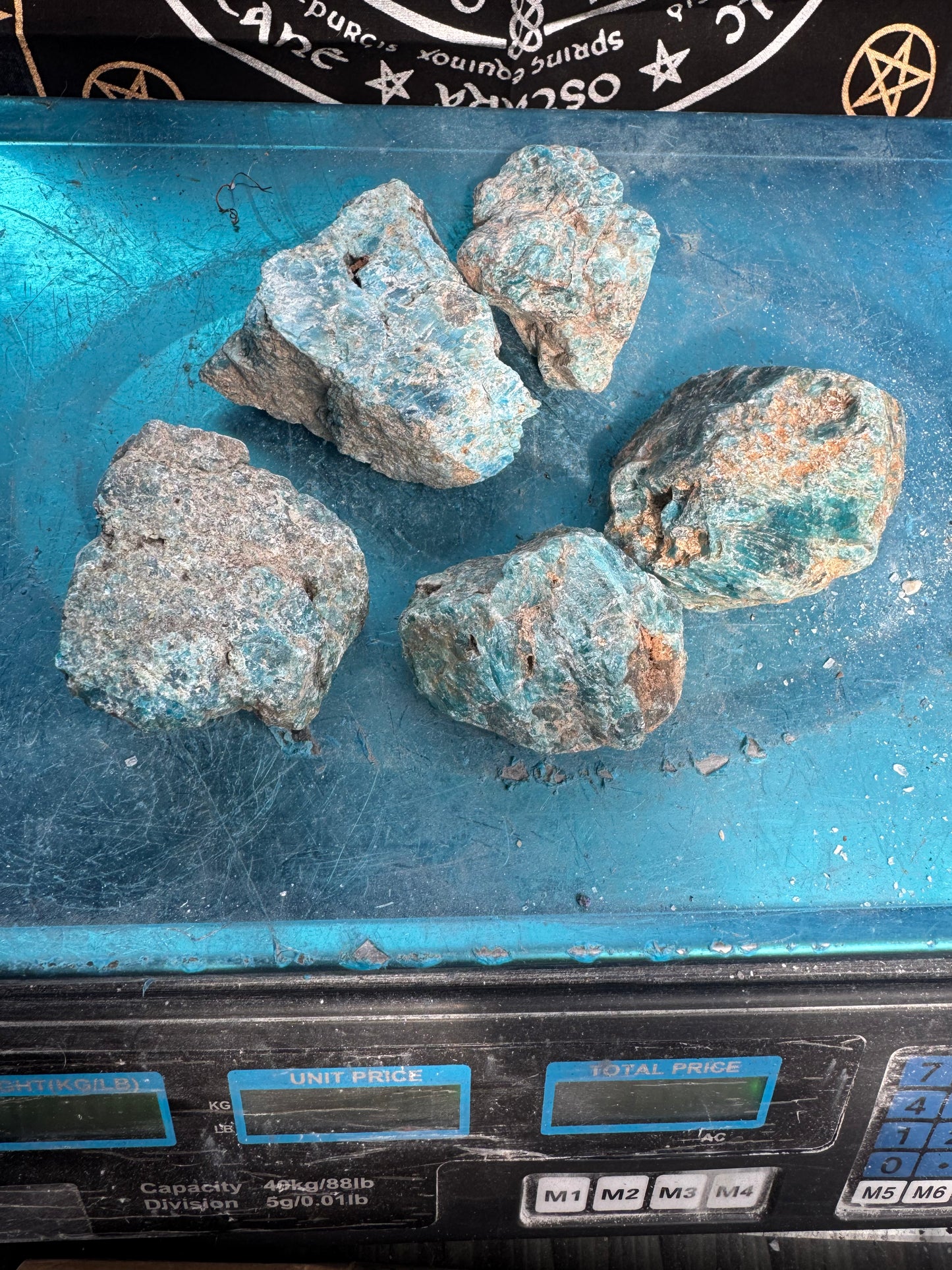 1kg Rough Apatite larger pieces 4-6 pieces per kilo
